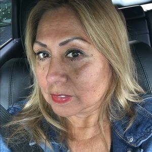 Meet your Posher, Ana